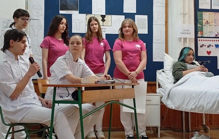 „Mit tehetnék érted?...”